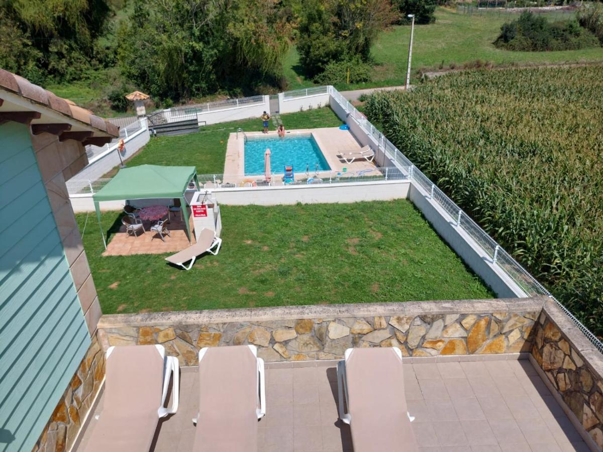 Apartamentos Turisticos El Ponton Arnuero Eksteriør bilde