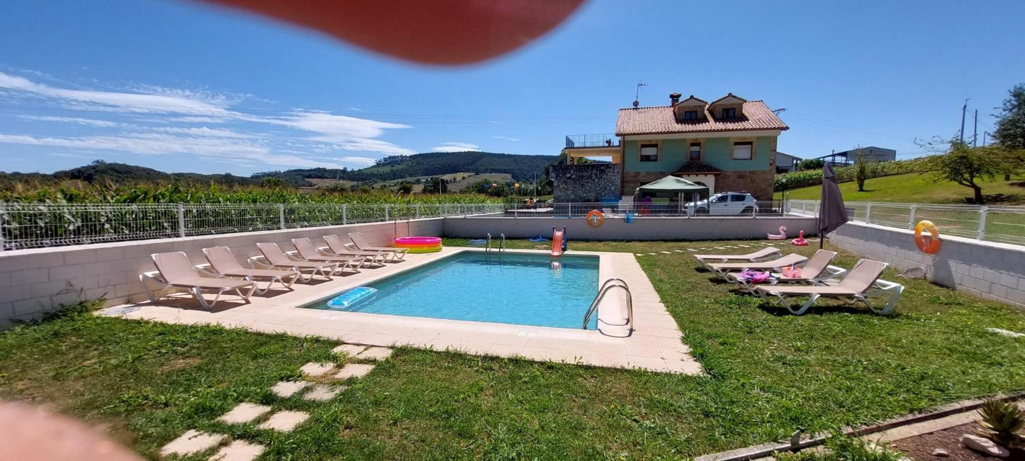 Apartamentos Turisticos El Ponton Arnuero Eksteriør bilde