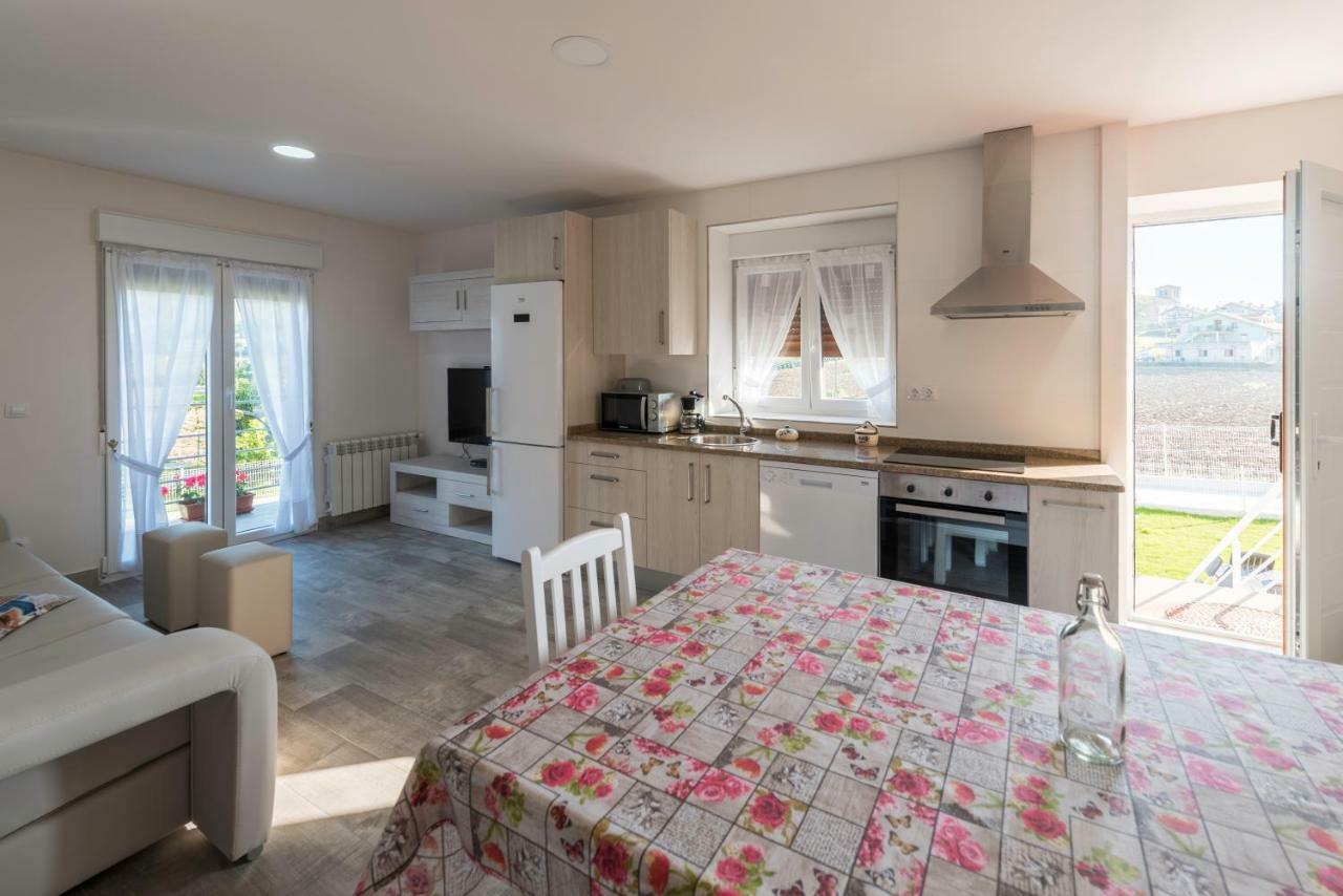 Apartamentos Turisticos El Ponton Arnuero Eksteriør bilde