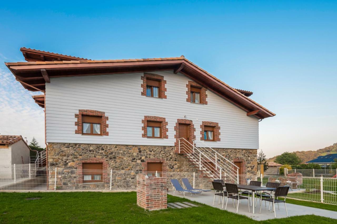 Apartamentos Turisticos El Ponton Arnuero Eksteriør bilde